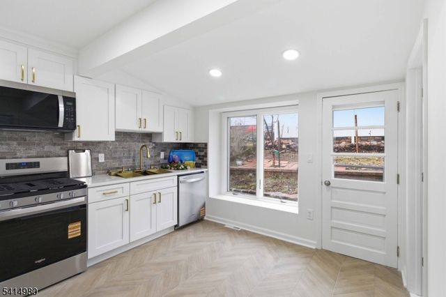 11 Huron Pl, Denville Twp., NJ 07834