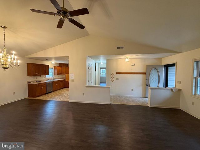 4 ROSEMONT DR, Myerstown, PA 17067