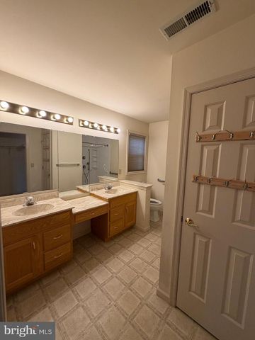 4 ROSEMONT DR, Myerstown, PA 17067