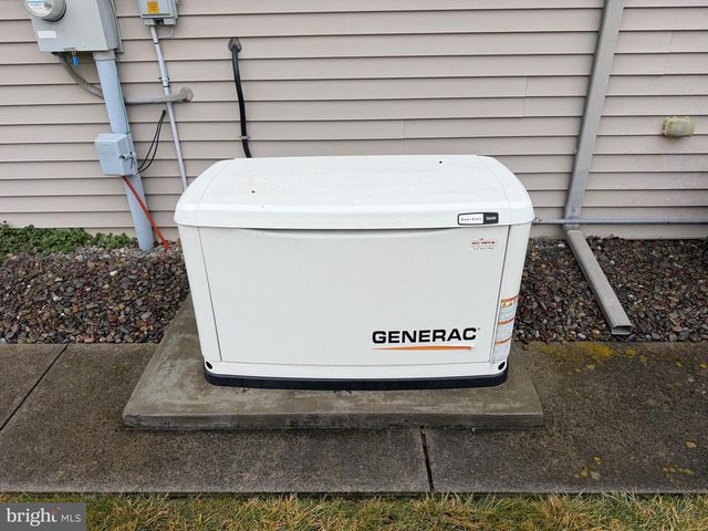 4 ROSEMONT DR, Myerstown, PA 17067