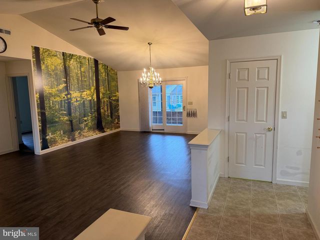 4 ROSEMONT DR, Myerstown, PA 17067