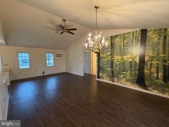 4 ROSEMONT DR, Myerstown, PA 17067