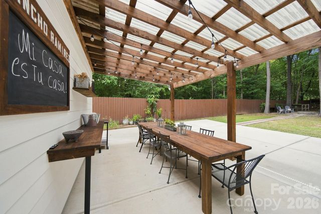 4515 Lindsay Lane, Matthews, NC 28105