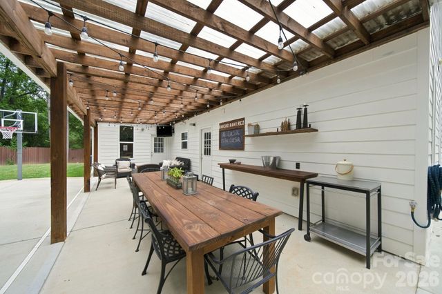 4515 Lindsay Lane, Matthews, NC 28105