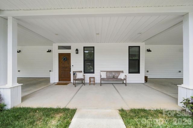 4515 Lindsay Lane, Matthews, NC 28105