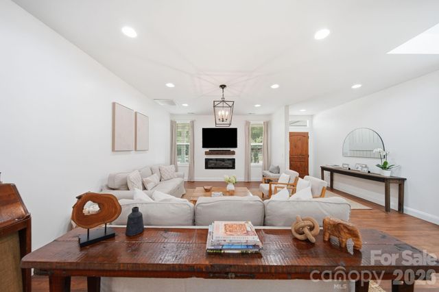 4515 Lindsay Lane, Matthews, NC 28105