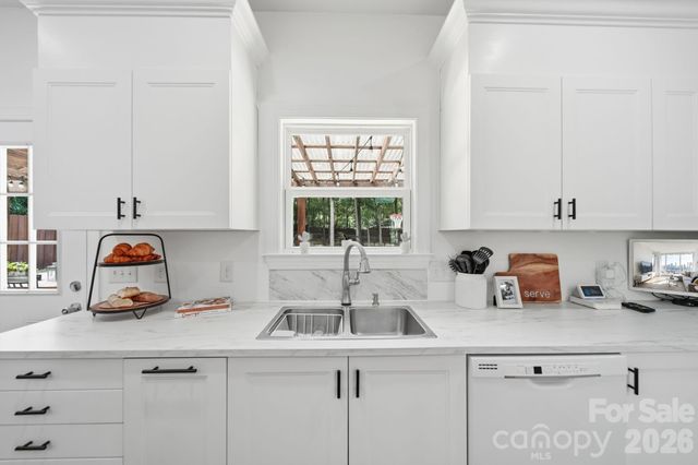 4515 Lindsay Lane, Matthews, NC 28105