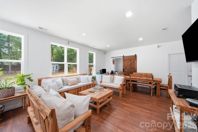 4515 Lindsay Lane, Matthews, NC 28105