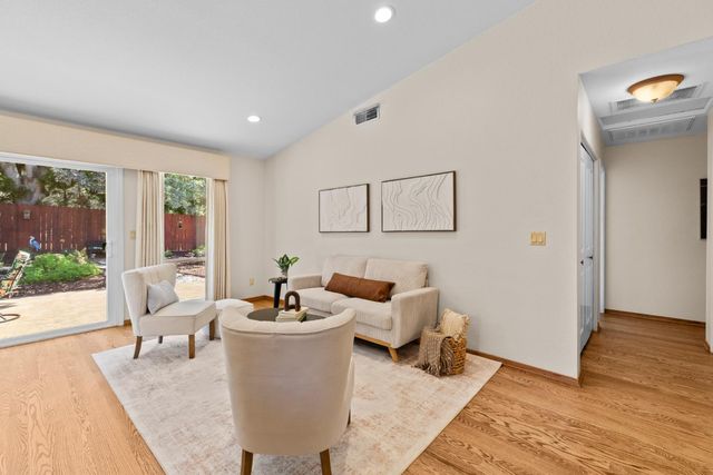 1412 Love Way, Auburn, CA 95603