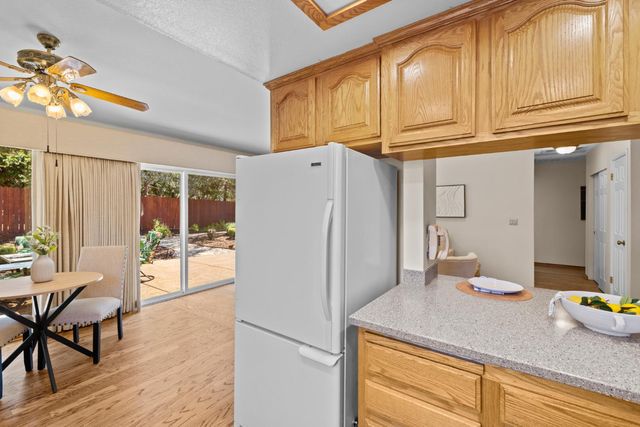1412 Love Way, Auburn, CA 95603