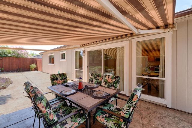 1412 Love Way, Auburn, CA 95603