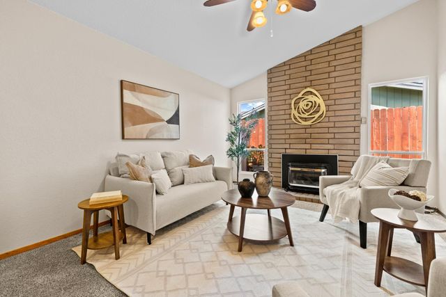 1412 Love Way, Auburn, CA 95603
