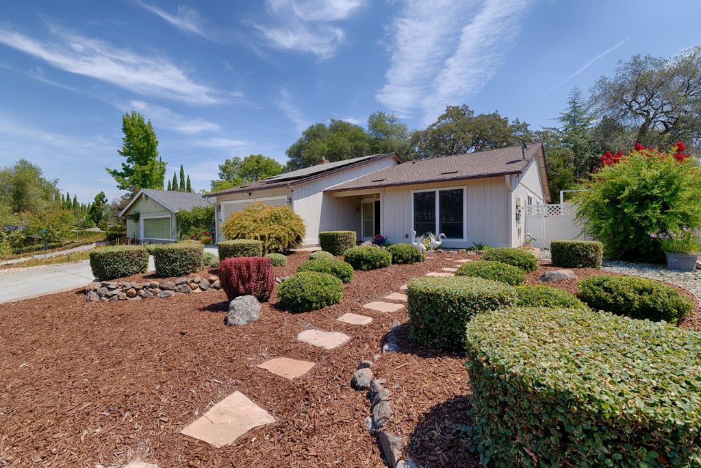 1412 Love Way, Auburn, CA 95603