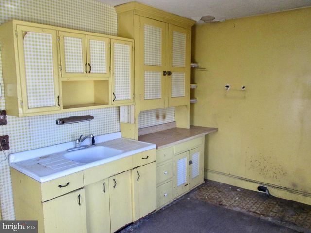 431 RAYMOND ST, Reading, PA 19605