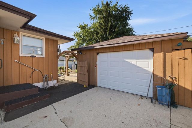 3688 E Klieforth AVENUE, Cudahy, WI 53110