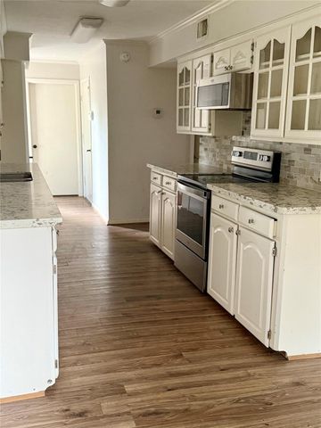 210 E North Street, Livingston, TX 77351