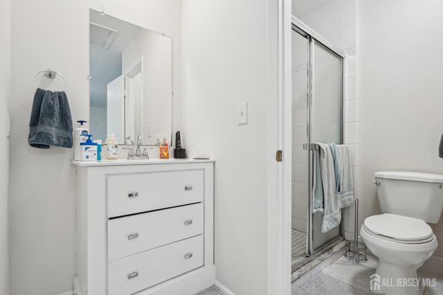 165 NE Essex Avenue 110, Metuchen, NJ 08840