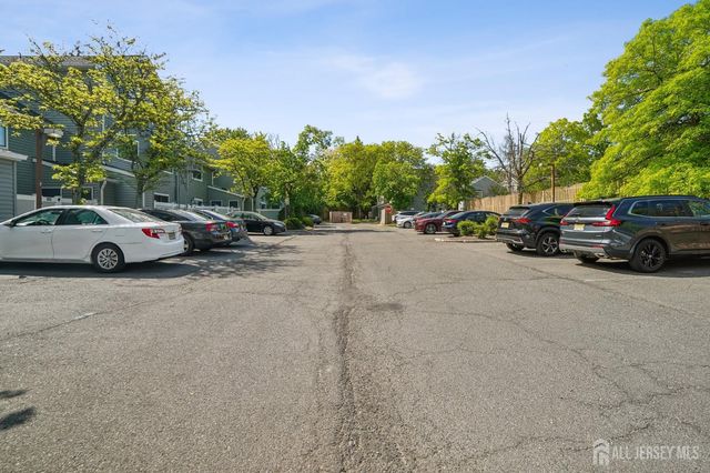 165 NE Essex Avenue 110, Metuchen, NJ 08840