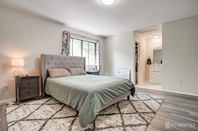 165 NE Essex Avenue 110, Metuchen, NJ 08840