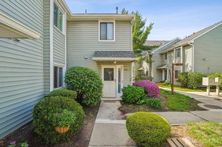 165 NE Essex Avenue 110, Metuchen, NJ 08840