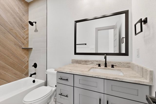 906 Maxine Drive, Athens, TX 75751
