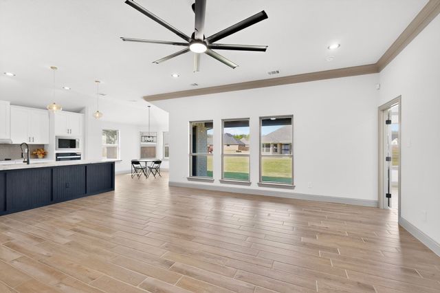 906 Maxine Drive, Athens, TX 75751