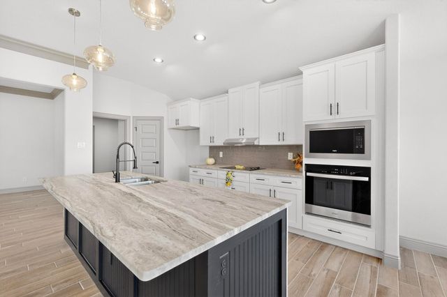 906 Maxine Drive, Athens, TX 75751