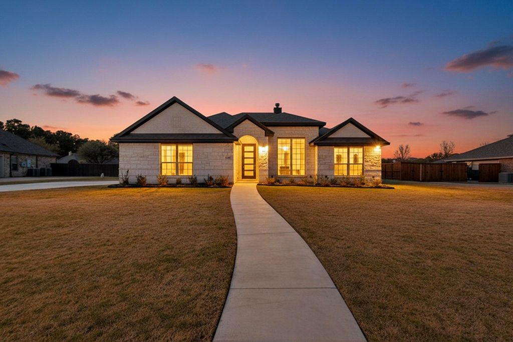 906 Maxine Drive, Athens, TX 75751