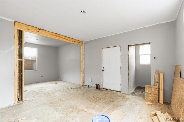 2980 Baldwin Street, Detroit, MI 48214