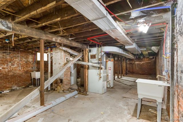 2980 Baldwin Street, Detroit, MI 48214