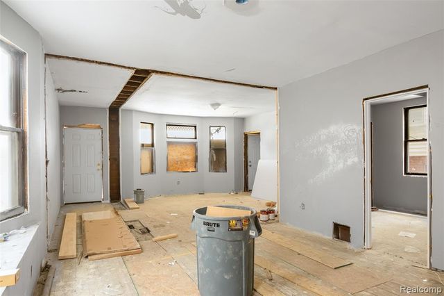 2980 Baldwin Street, Detroit, MI 48214