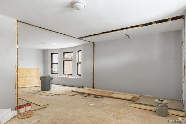 2980 Baldwin Street, Detroit, MI 48214