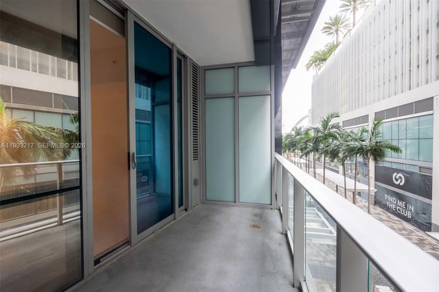 851 NE 1st Ave 205, Miami, FL 33132