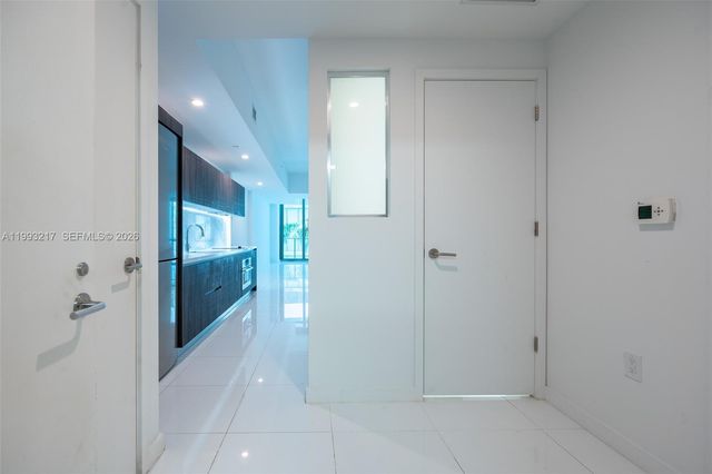 851 NE 1st Ave 205, Miami, FL 33132