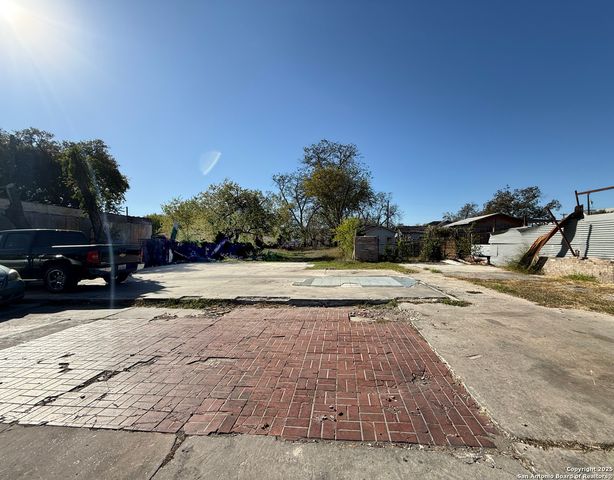219 general mcmullen, San Antonio, TX 78237