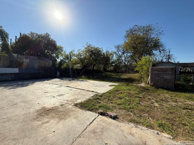 219 general mcmullen, San Antonio, TX 78237