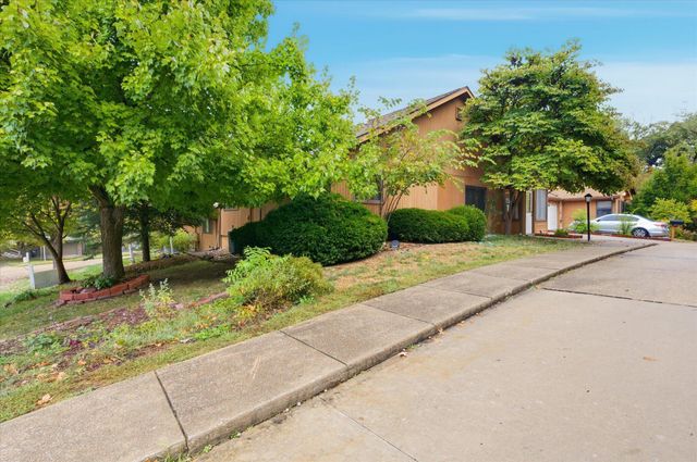 2816 MELODY LN, Columbia, MO 65203