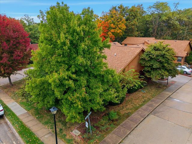 2816 MELODY LN, Columbia, MO 65203