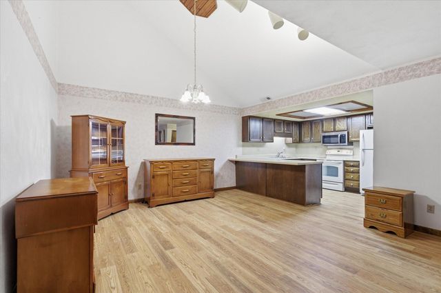 2816 MELODY LN, Columbia, MO 65203