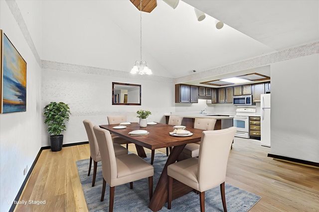 2816 MELODY LN, Columbia, MO 65203