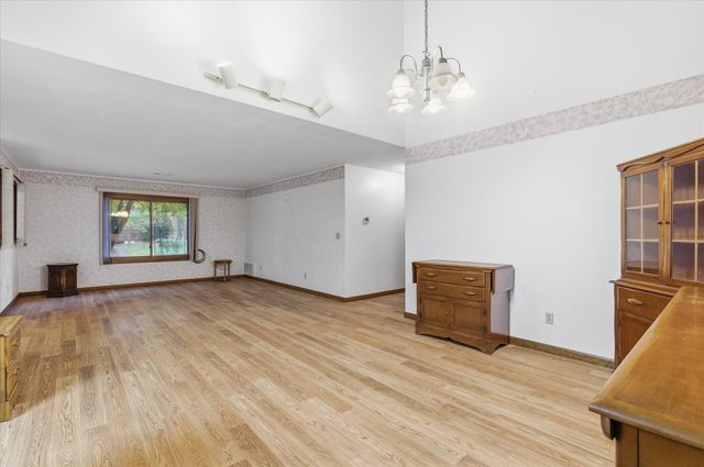 2816 MELODY LN, Columbia, MO 65203