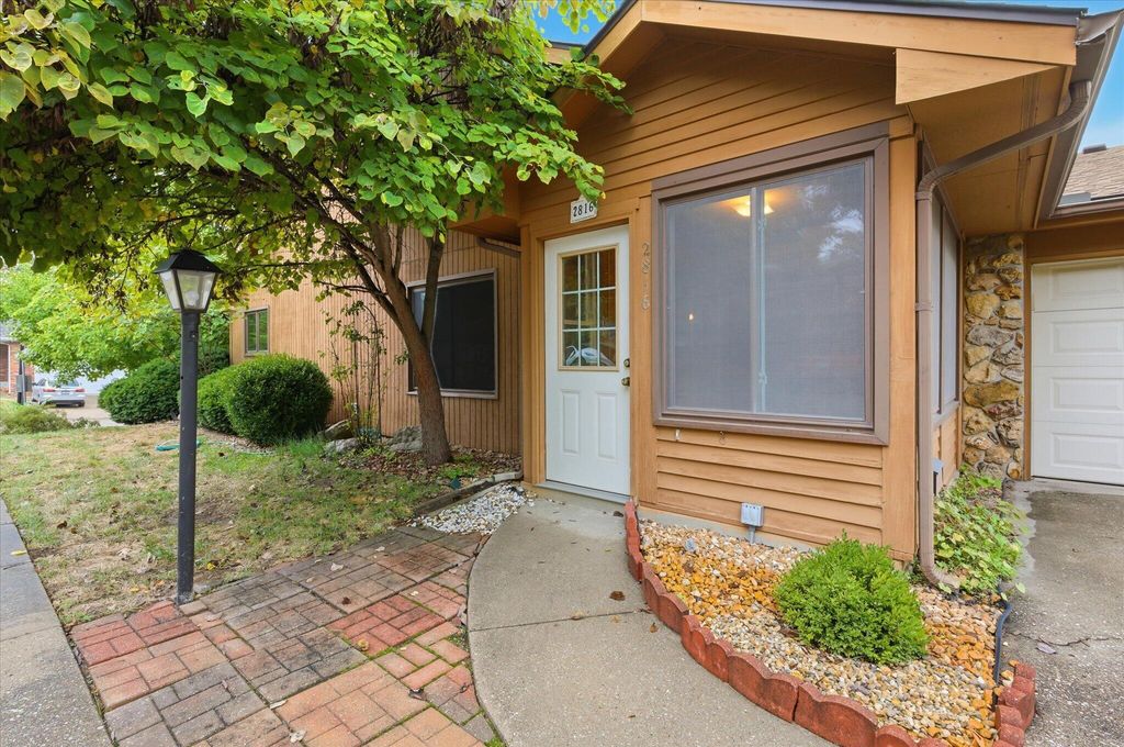 2816 MELODY LN, Columbia, MO 65203