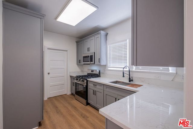 108 N Broadway, Redondo Beach, CA 90277