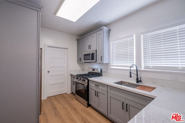 108 N Broadway, Redondo Beach, CA 90277