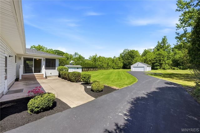 5495 Irish Road, Pendleton, NY 14120