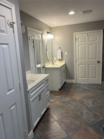 246 Debbie Lane, San Leon, TX 77539