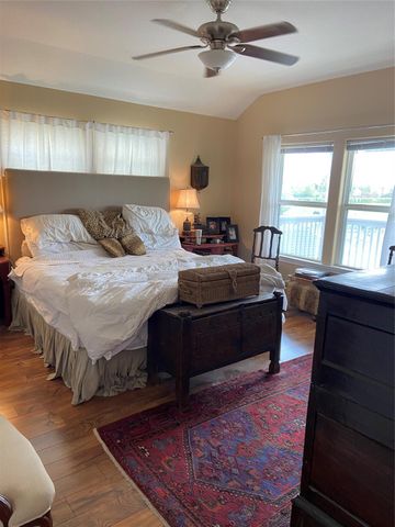 246 Debbie Lane, San Leon, TX 77539