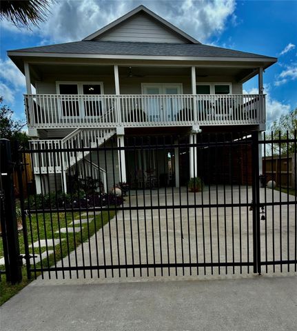 246 Debbie Lane, San Leon, TX 77539