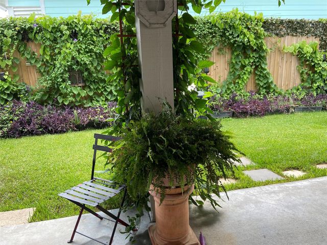 246 Debbie Lane, San Leon, TX 77539