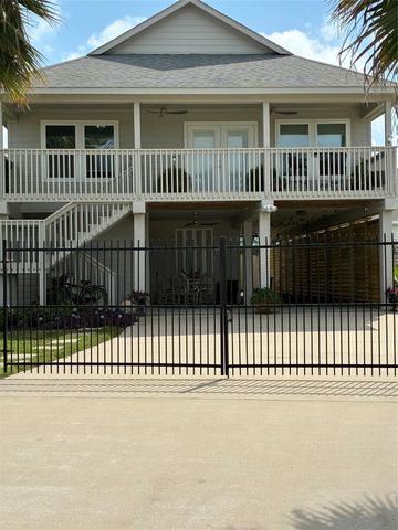 246 Debbie Lane, San Leon, TX 77539